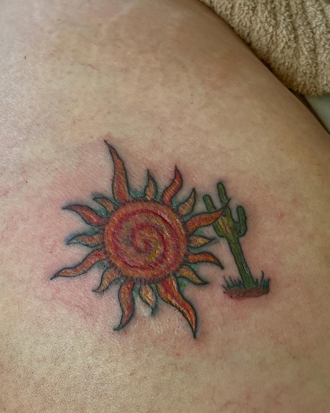 #redotatattoo #sun #cactus #tatusbykore