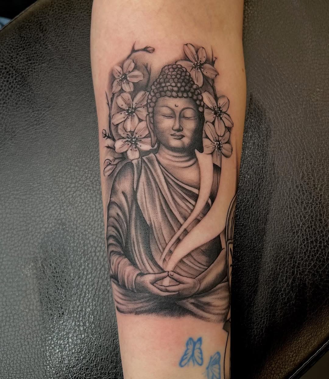 #budda #buddatattoo #peace #yoga #ink #tattoo #chicago #tattoos #chicagoartist #tattooartist #greywash #kiddjoe #kiddmfjoe #tatcavechicago #cherryblossoms #cherryblossomtattoo