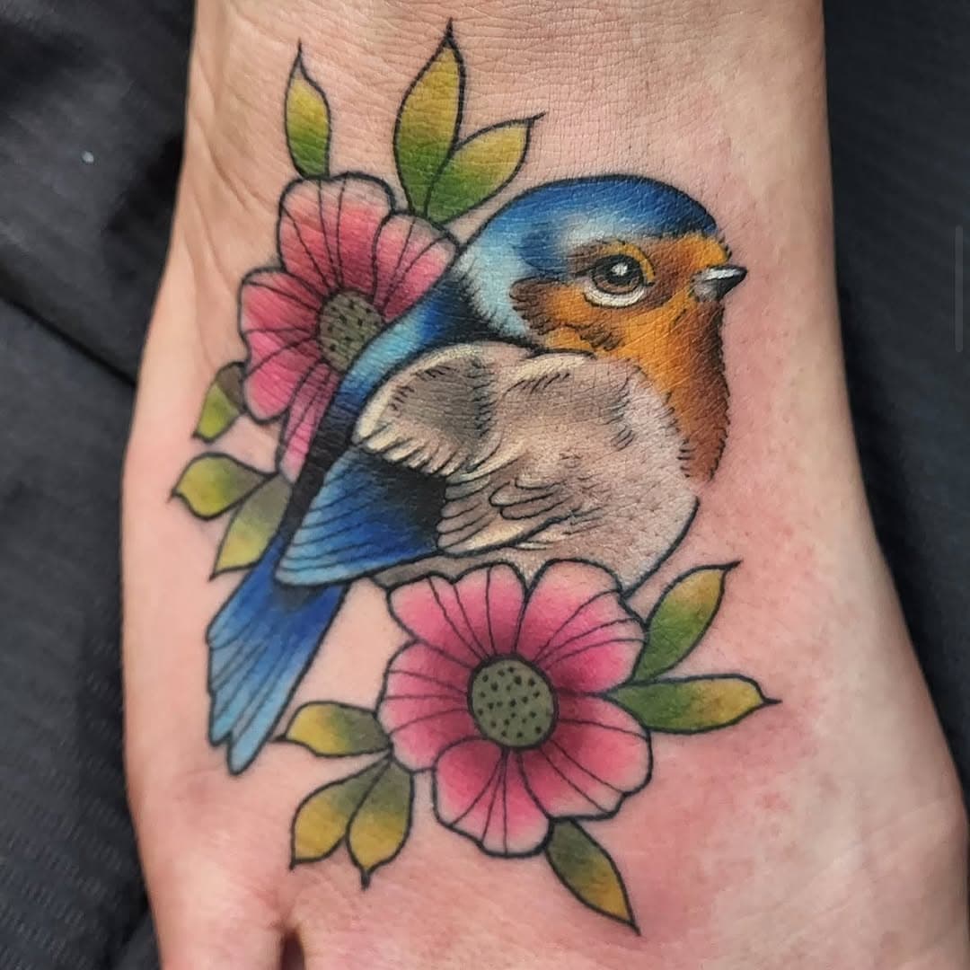 @jordanashleytattoos  is gonna kill for this but…..What’s the difference between a blue bird and a  cardinal? Ones cute, blue, and small.  The other is balls deep in an altar boy.  Ayyyyyye!

#tattoo #denver #denvertattoo #oldlarimerstreettattoo