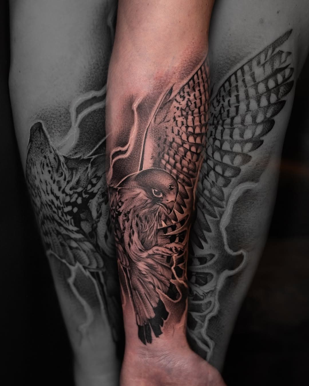 3-eyed Falcon Action by @jr.vbtattoos ​
🦅​
#leviticus #tattoo