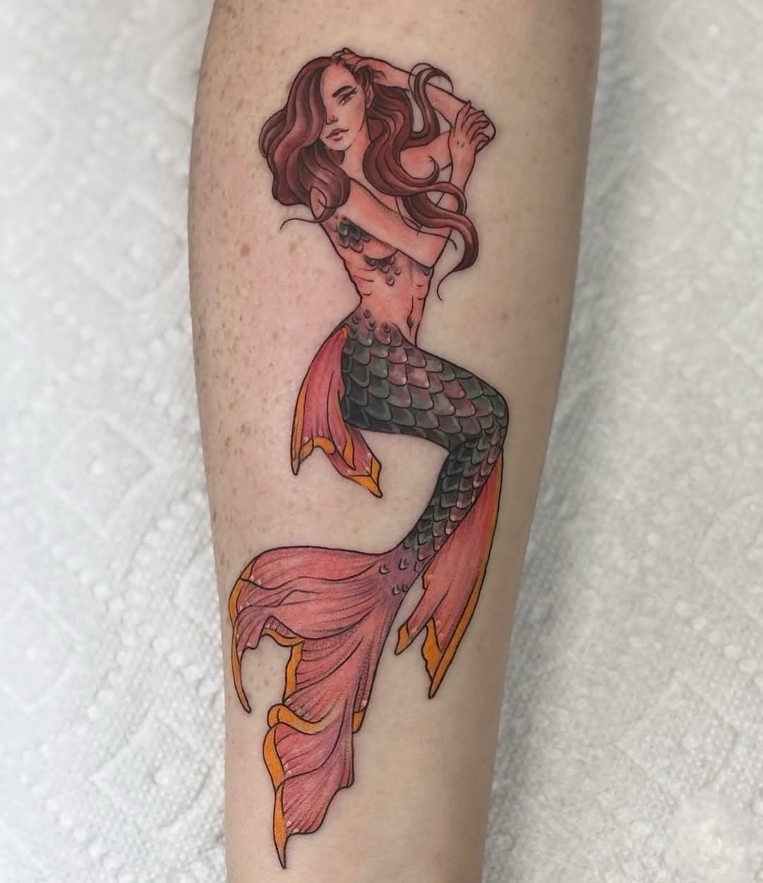 Stay wild ocean child!  By @genevieveink 

#oldlarimerstreettattoo #denver #ladytattooer #colorado #mermaid