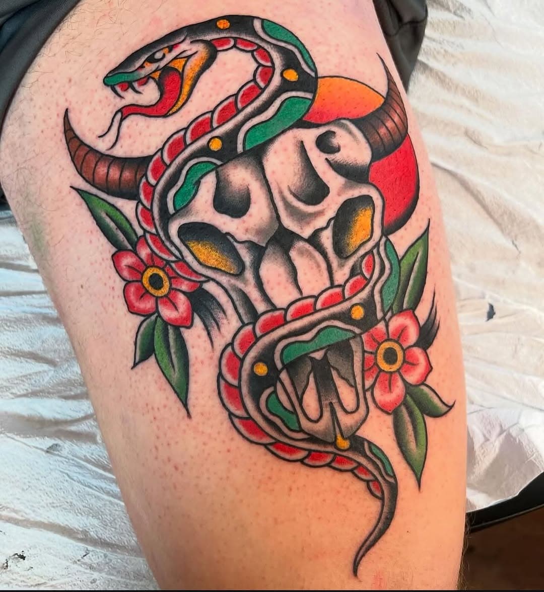 @mikeyc_tattoos is booking for the end of March and April. He made it easy and can book right on his website. Link in his bio. 🙌🏻

#chicagotattooartist #chicagotattooer #skulltattoo