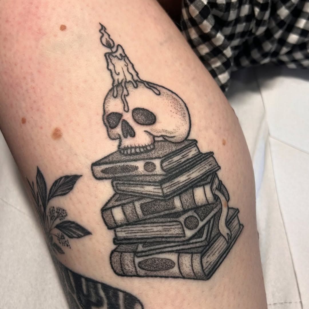 Healed with a tiny touch up 💀 

snailsa.tattoos@gmail.com

@bloomstreettattoo 

#manchestertattoo #uktattoo #dotworktattoo #blackworktattoo #manchestertattooartist #manchestertattoostudio
