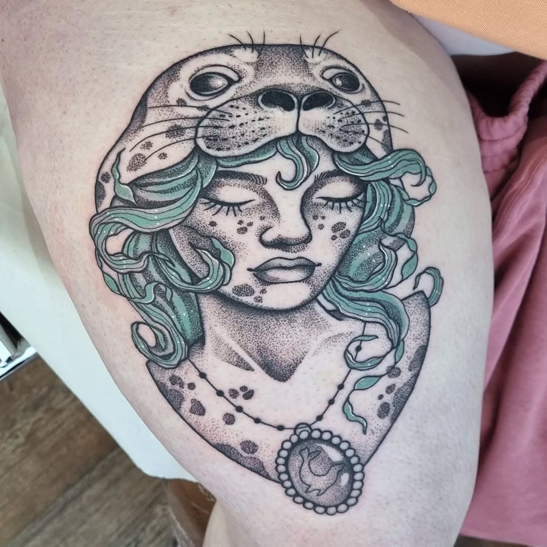 Selkie tattoo for Holly! Thanks for letting me do this for you babes ! 

#uktattoo #uktattooartists #uktattooist #aberdeentattoo #aberdeentattooartist #dundeetattooartist #edinburghtattoo #glasgowtattooartist #glasgowtattoo #smallbusinessaberdeen #smallbusinessscotland #dotworktattoo #dotworktattooartistuk #dotworktattooartist #fantasytattoo #fairytaletattoo #selkie #selkietattoo #scottishmythology #ladyfacetattoo