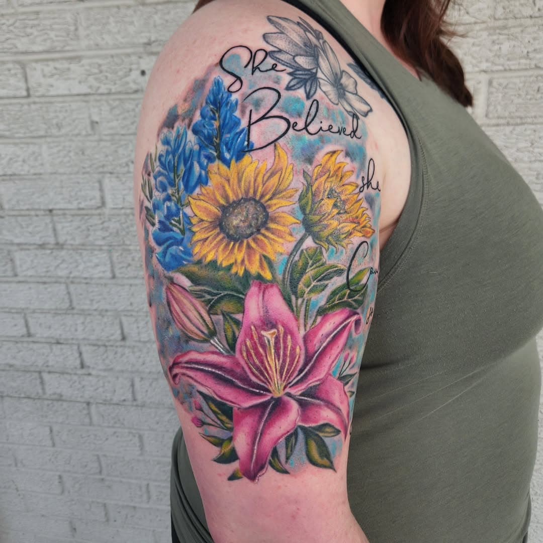 Flowers all done 🥰 
Dm to schedule 📅  Located in Fort Worth 

#fortworthtx #fortworthtattoos #fortworthtattooshop #dfwtattoos #dfwtattooartist #femaletattooartist #colortattoo #texastattoo #pretty #Flowers ##flowerstattoo #treatyourself