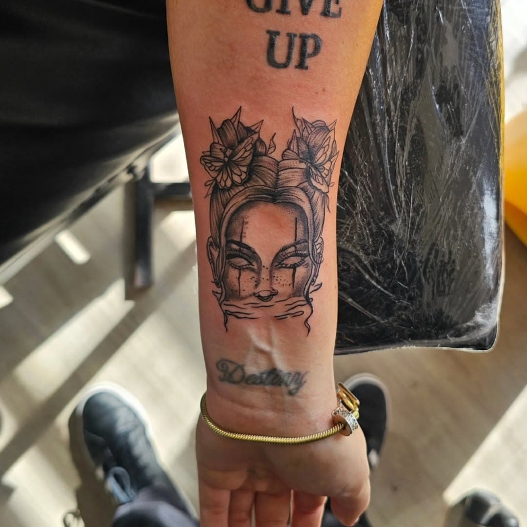 Small tattoo done recently. 

I have some available spaces left for March.
For bookings DM to me.

Thanks for looking

#tattoos #tattooart #hinckleytattoo #blackandgreytattoo #instagood #tattooideas #tattooing #leicestertattoostudios #loughboroughtattoos #drawing #leicestertattoo #leicester #nuneatontattoo #inspiration #tattoodesign #newtattoo #students #earlshilton #bookingtattoo #vasilevtattoos #killerinkneedles  #loughborough  #kwadrontattoomachine