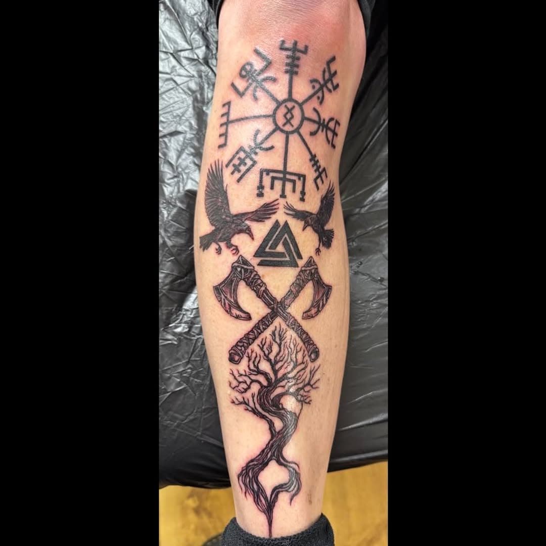 Very wrappy Viking design on a shin! Done by Chic.

For booking inquires DM us, email us on info@sevensinstattoo.com or call the studio on 01293775385!
•
•
•
•
•
•
•
#sevensinstattoo #sevensinstattoouk #sevensinstattoohorley #sevensins #sevensinshorley #horley #surrey #horleytattoo #surreytattoo  #surreytattooartist #blackandgreytattoo #blackandgreytattoos #lineworktattoo #finelinetattoo #vikingtattoo #tattooideas #tattooinspiration #tattooinspo #norsetattoo #nordictattoo #bigtattoo #flowcolours #flowcarts #flowcartridges #propen
