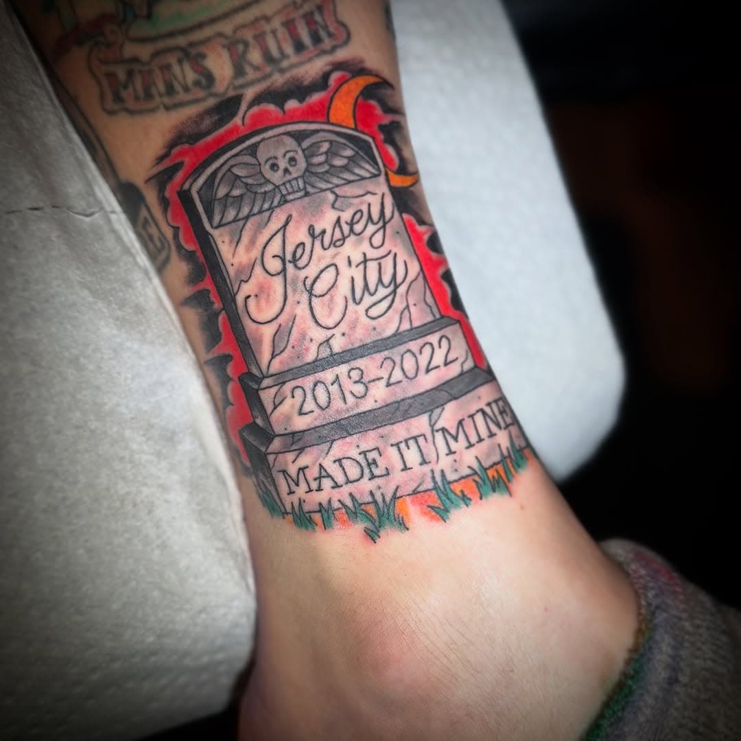 i guess i’m supposed to post on wedsdays or something - i dunno here’s a tattoo.
appts: dm or 201.360.0139