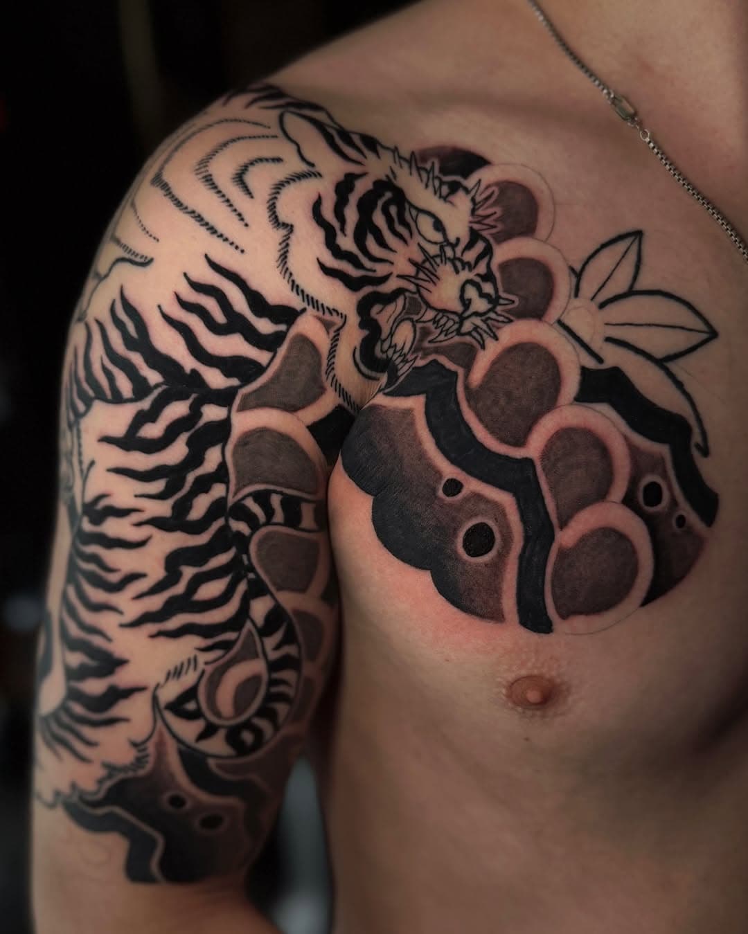 🐯x🍁
.
.
.
#irezumi #irezumicollective #japanesetattoo #tattooshop #japanesesleeve