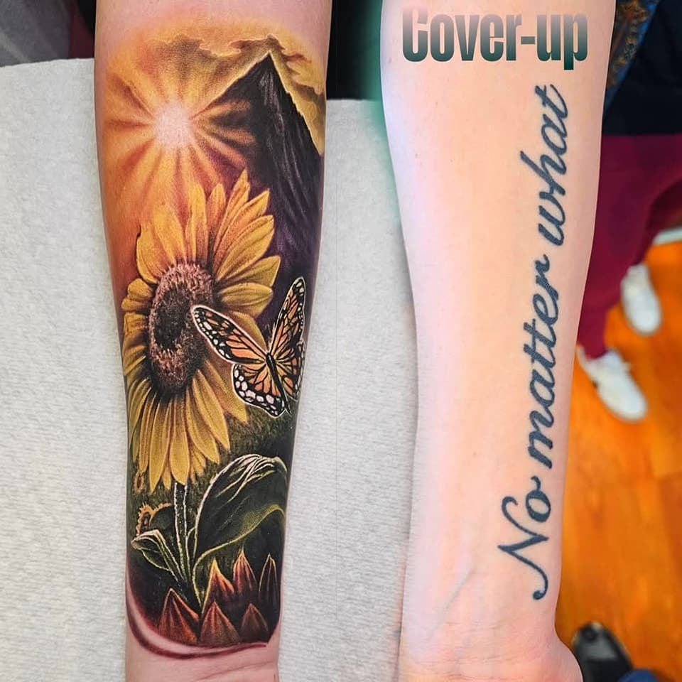 Check out this beautiful sunflower cover-up piece done by the boss man @jaredarchuleta !
 
If you're looking for a color realism tattoo like this, shoot us a message for the booking info or his email Jaredarchuletatattoos@gmail.com to get on his books!

#coveruptattoo #colorrealismtattoo #sunflowertattoo #coloradotattooartist #pueblotattooartist #spellboundtattoos