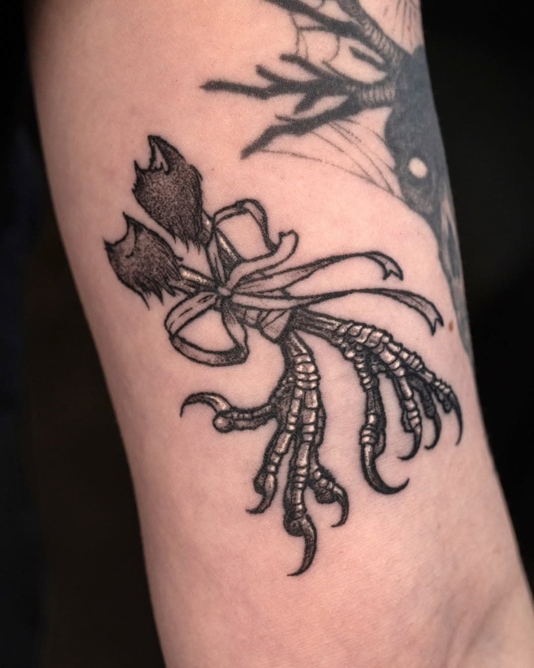 👻 It’s spooky time all the time​
More of this!​
Work done by @jessigraden​
#leviticus #tattoo