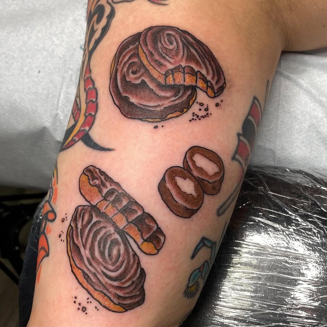 Couple of #bergerscookies and #goetzecaramelcreams #baltimorepride dentists love this. #cookies #candy #traditional #yummy #baltimorefood #baltimore #belair #fallston #fleshtattoo #marylandtattooer #theboldlookofkohler