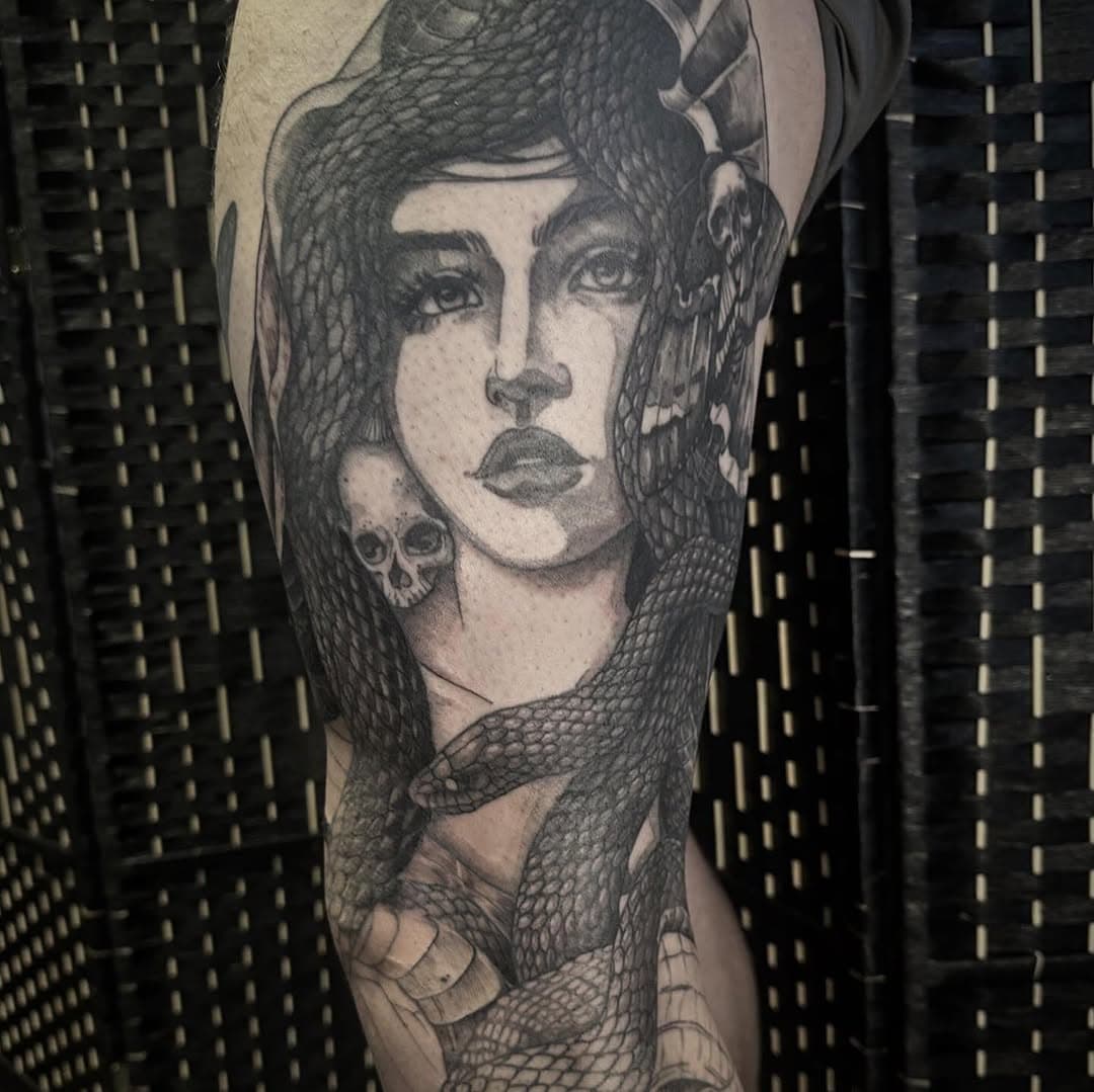 Wip giant Medusa leg sleeve from last week! I’m getting bad at posting regularly again! 
.
.
.
.
#medusatattoo #illustrativetattoo #mythologytattoo #artwork #norwichtattoo #uktattoo #dynamicink #ink