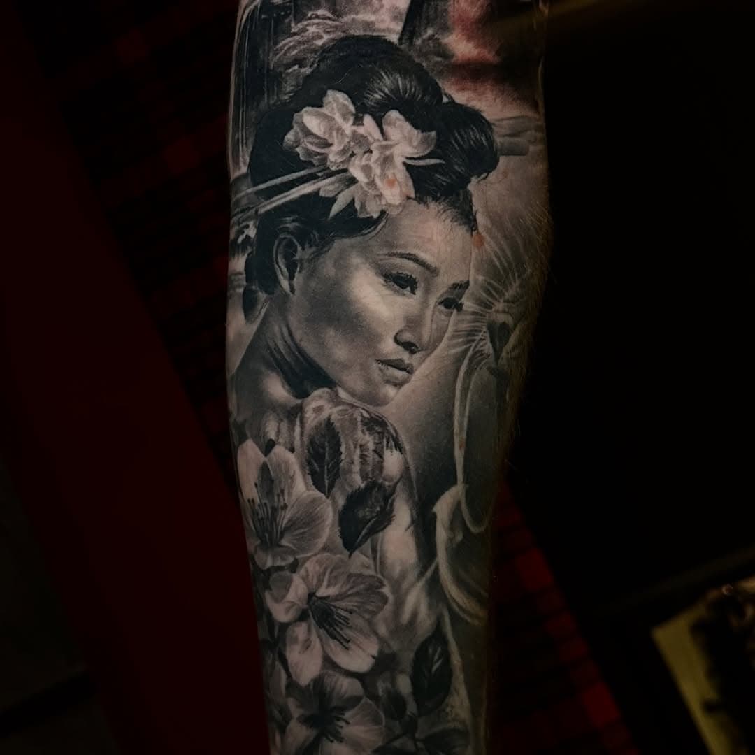 Healed shot of this one. Email for booking.
#tattoo #boisetattoo #boisetattooartist #boisetattooers #boiseidaho #boise #tattooartist #tattoos #tattooist #tattooing #tattooed #healedtattooed #tattooing #tattoolovers #art #artistsofinstagram #eagleidaho #healedtattoos #artofinstagram #fyp #tatted #geishatattoo #tattooideas #tattoosleeve