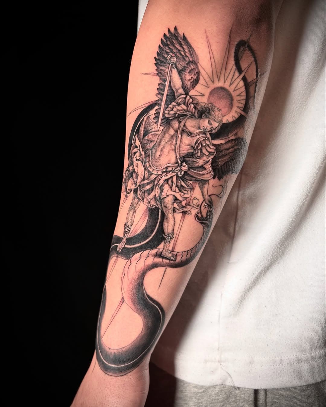Thank you so much @celcitocutzz_ for trusting me with this insanely fun Saint Michael project 🤍  loved the process of creating it and the final result!! more of these tattoos plzzzzzz

#religioustattoo #saintmichael #blackandgreyportrait #denvertattooartist