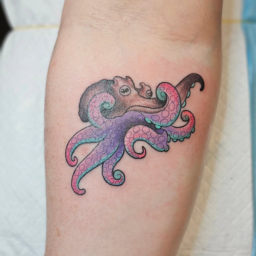 I had the pleasure of making this sweet little octobuddy a few weeks ago. 
🐙 

#octopuslover #octopustattoos #melbournetattooer #ladytattooers #labelletattoostudio
