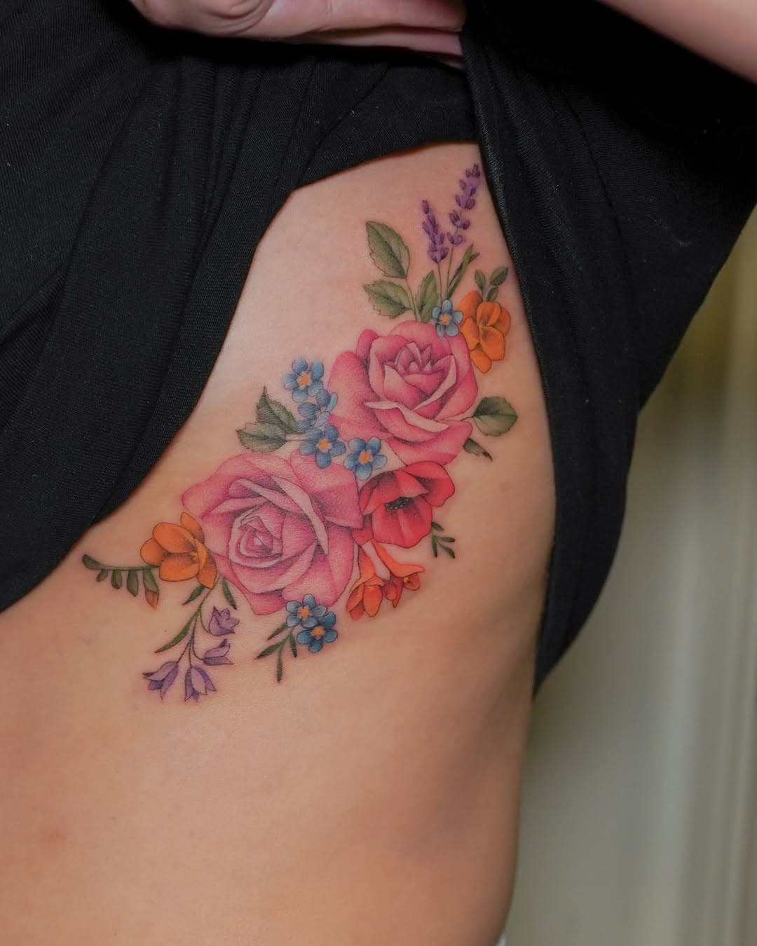A collection of flowers on the ribs, with the rose taking center stage in honor of Sham’s daughter’s namesake. Thank you, Sham!

#flower #floral #botanicaltattoo #finelinetattoo #londontattoo #delicatetattoo #colourtattoos #flowertattoo