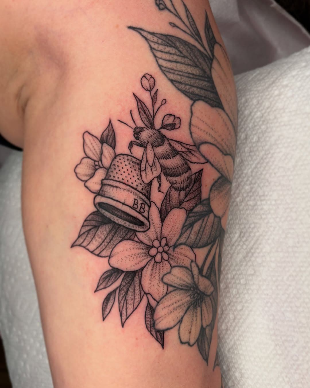 Added a piece onto some healed work from a few years ago 
Swipe for video of arm