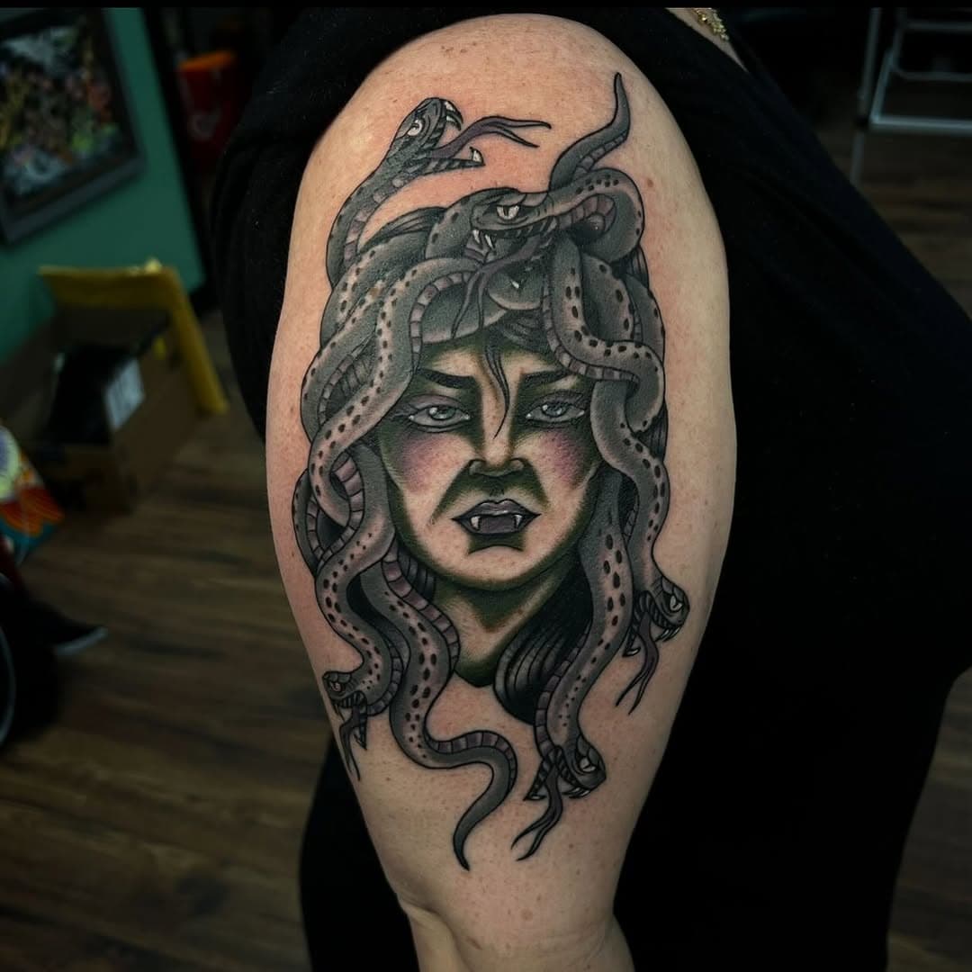 Really enjoyed making this one for Krystle, thanks again!!

DM for appointments 😁✌🏻❤️
.
.
.
.
.
.
.
.
.
.
.
.
#tattoo #tattoos #traditional #traditionaltattoo #besttradtattoos #bright_and_bold #boldtattoos #nj #newjersey #funtowntattoo #oldlines #medusa