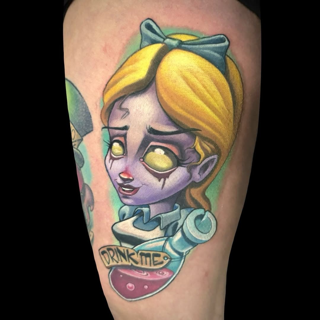 BOOKING APRIL AND MAY
.
I tattooed my fun version of Alice a few days ago, thanks so much for making the trip Jessica!! #aliceinborderland #aliceinwonderlandtattoo #alicetattoo #disneytattoo @saniderm @xtremetattooink @emalla.official @misspillsburystattoocare @neumatattoomachines @disneytattooart @disneytatts