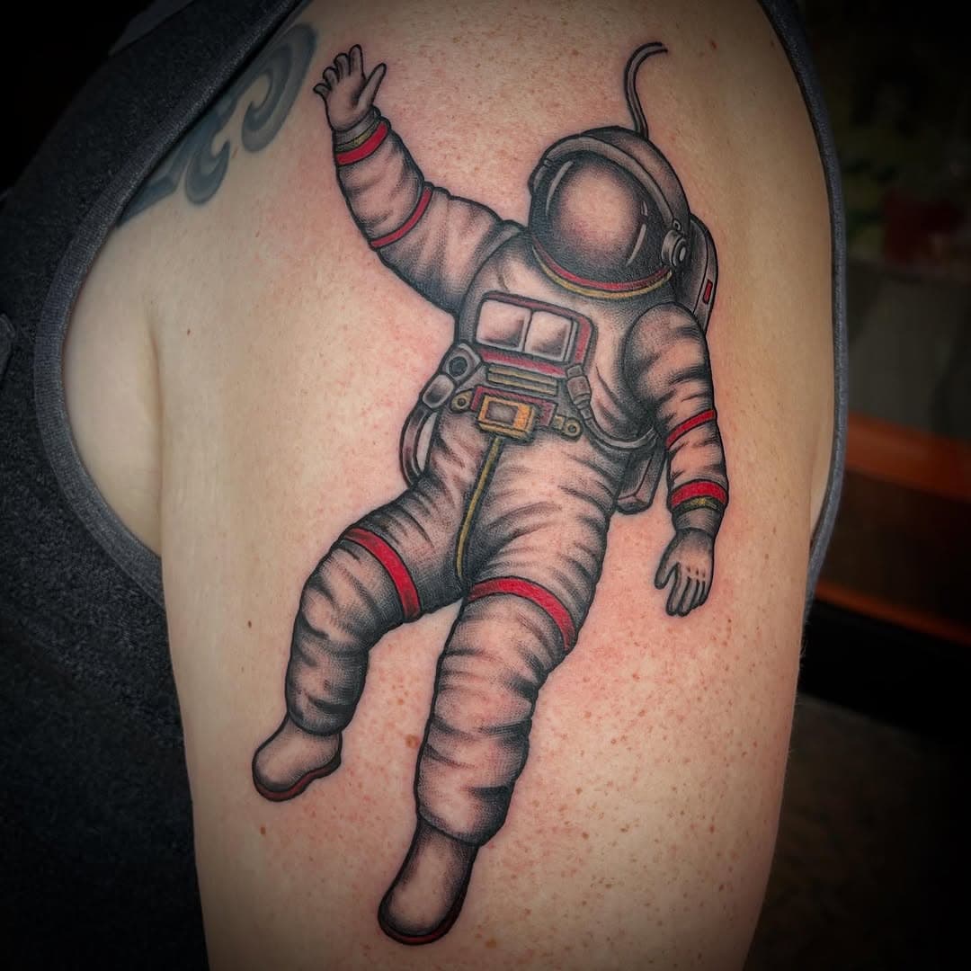 Added this falling astronaut to @mcinniscory arm today. Gonna turn it all into a traditional space themed arm. Thanks for looking. #tattoo #traditionaltattoo #astronaut #astronauttattoo #traditionalastronauttattoo #space #lightsidetattoo #statesvillenc #nctattooer #nctattooers #statesvilleartist #statesvilletattooer