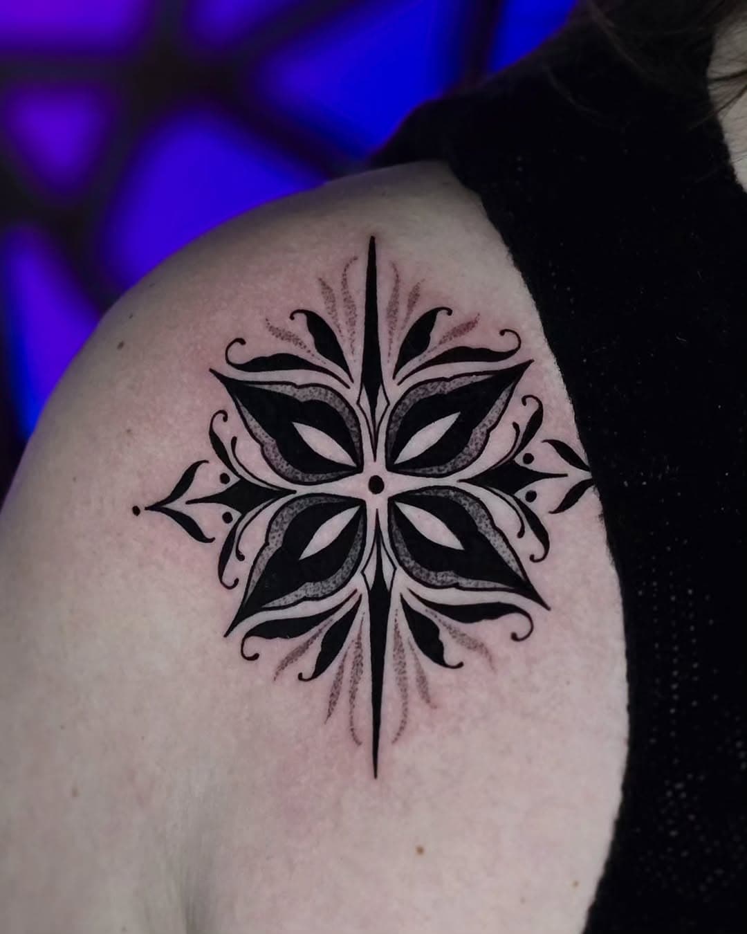 ✨🖤Gothic ornamental from my availables🖤✨
.
I really loved the placement my client chose for this piece.
.
.
#tattooartist #ornamentaltattoo #gothictattoo #witchytattoo #blackworktattoo #illustrationtattoo #tahoeartist #tattoos #tattoomagic