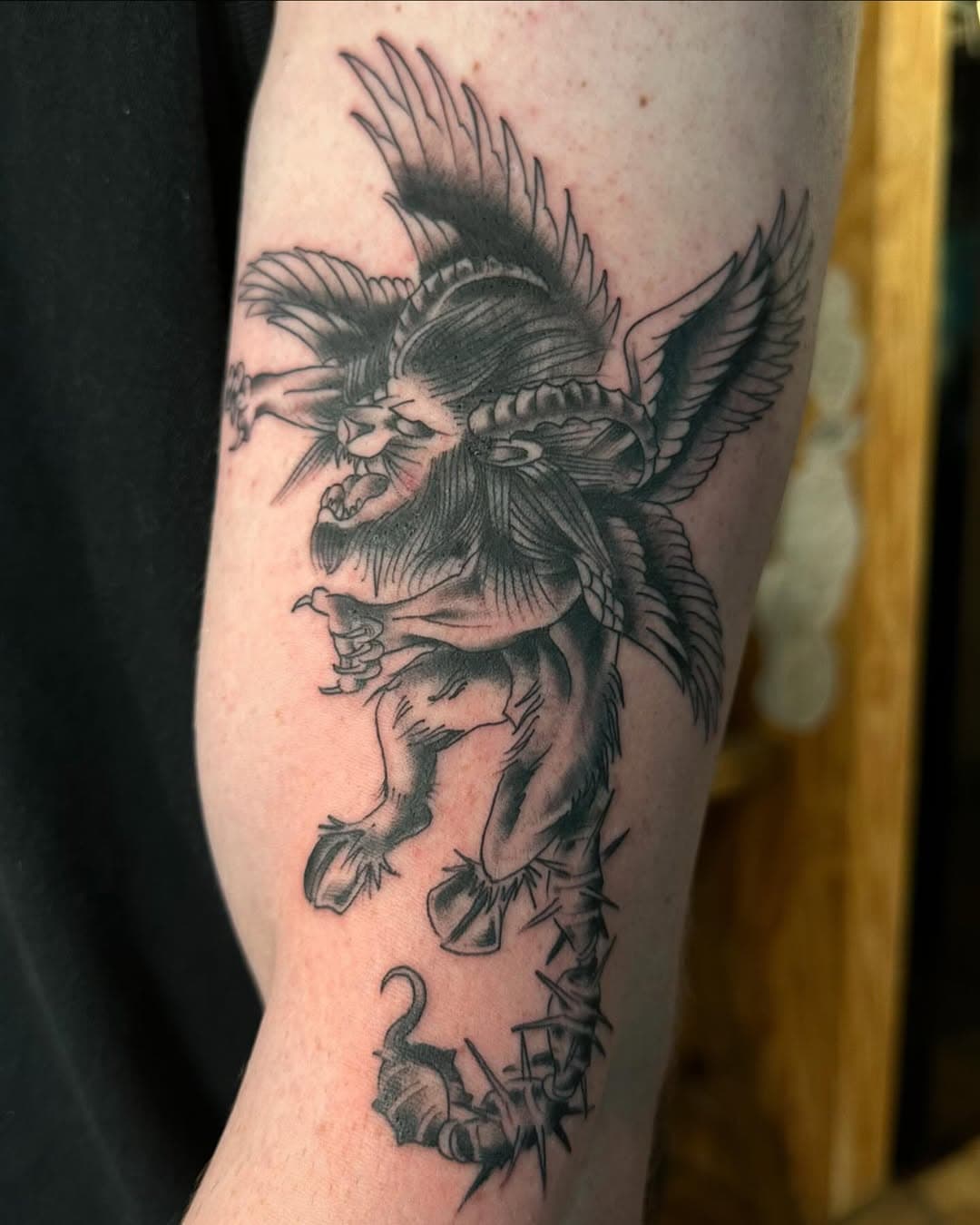 Sanctuary Guardian from Dark Souls ⚔️ featuring some gluten free focaccia i made a while back. Come get tattoo’d so we can talk about food, games and movies you’ve seen lately 🍕 
•••-
Find me slayin’ tatts and grubbin’ goods @ColossusTattoo in Downtown Tempe. Slow down and come hangout sometime 🍻 
•
Walk-ins are always welcomed. For appointments, DM me here on ig or email W.Spriggstattoo@gmail.com with your inquiries.
•
#Tattoo #FineLineTattoo #DarkSouls #SanctuaryGuardian #VideoGameTattoo #BlackAndGreyTattoo #AZTattooer #PhoenixTattooer #TempeTattooer #ASU #Focaccia #GlutenFreeFocaccia