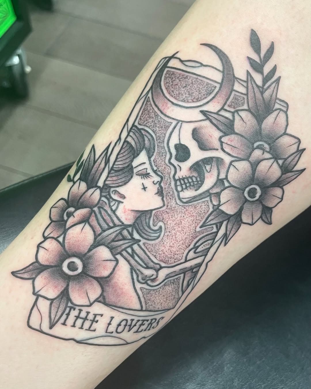 The Lovers by @brettbigalo 
#thelovers #tarotcard #tarotcardtattoo 

WALK INS and appointments 7 days a week
12pm-LATE
☎️ 92 11 37 61
📧 illustratedman@bigpond.com
📍Surry Hills, Sydney