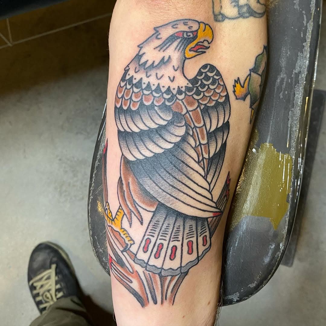 Recent eagle tattoo made @pyramidtattooco . Got some time next week and a bunch of designs I’d be stoked to tattoo DM for appointments.

#tattoo #tattoos #traditional #traditionaltattoos #boise #idaho #treasurevalley #brightandbold #eagle #americantraditionaltattoo #americantraditional #noipadzone
