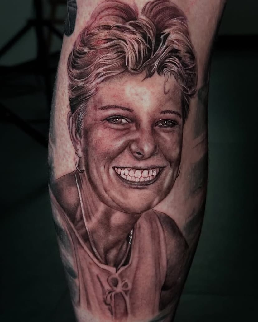 ✨ True-to-life memories, inked for eternity! ✨

Pro Team Artist @baskimmeltattoos once again showcases his exceptional talent for realistic portrait tattoos. This piece is not just technically flawless—it captures emotion and personality down to the finest detail. 🖤

With every delicate line, every shade, and every contrast, our The Inked Army Pro Team Artist proves why he belongs to the absolute elite in the realism game.

📌 Perfection meets passion – The Inked Army Pro Team!

#TheInkedArmy #ProTeam #TattooRealism #BlackAndGrey #PortraitTattoo #BaskimmelTattoos #TattooArt