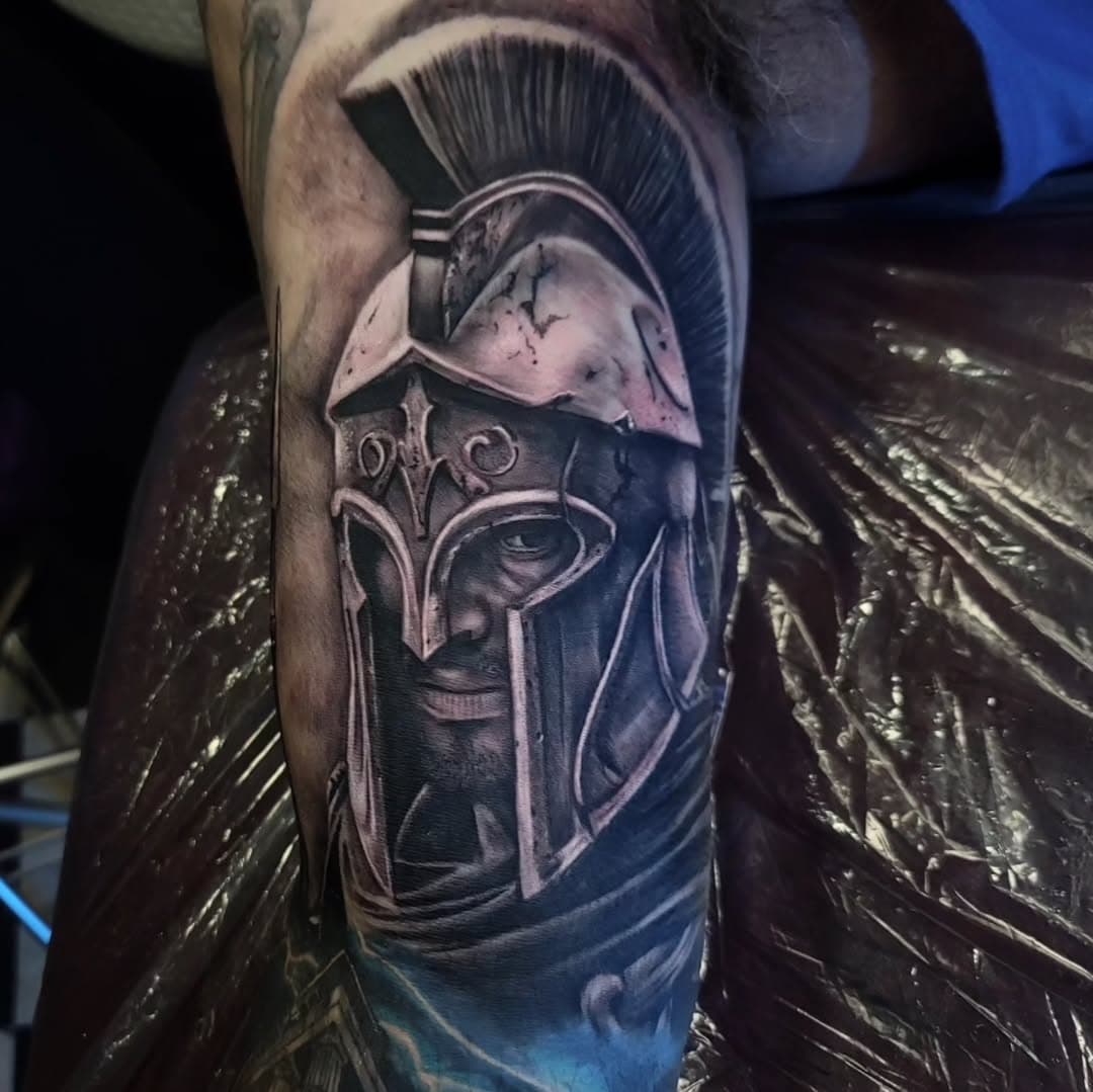 Fun piece from yesterday on the homie. @amjad.mohamad.1385 thank you @ogkasl for filming and @djrodinthemix for editing video almost immediately. 
@starbritecolors @electrumsupply #spartan #thisissparta #soldier #tattoos #temeculatattoo #temecula #murrieta #lakeelsinore #canyonlake #darkhelmettattoo