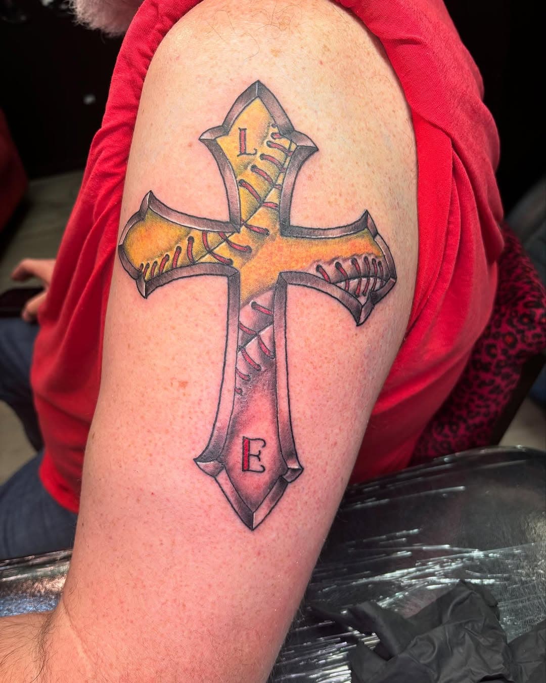 Softball/baseball cross for Brian’s kids! #scarletmoontattoos #stauntonva #shenandoahvalley #tattooartist #tattooer #margarethurtme  #tattoo #tattoos #tattoostudio #femaletattooartist #femaletattooer #tattooedwomen #tattoosbywomen #femaletattooers #ladytattooists # #ladytattooartist