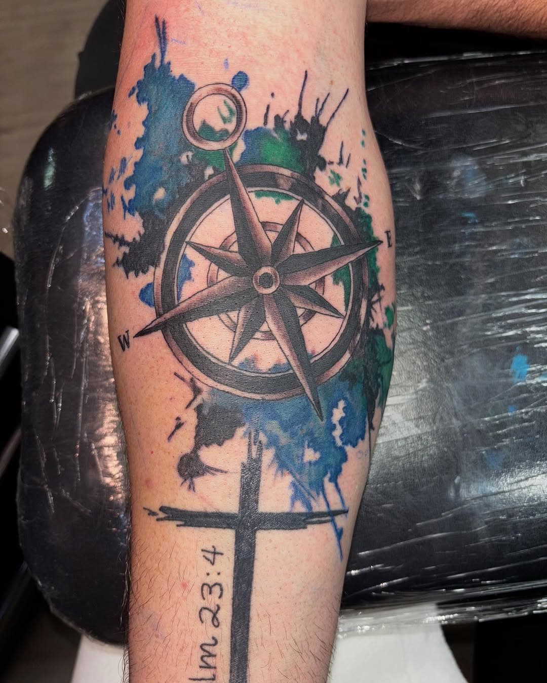 Watercolor compass  #scarletmoontattoos #stauntonva #shenandoahvalley #tattooartist #tattooer #margarethurtme  #tattoo #tattoos #tattoostudio #femaletattooartist #femaletattooer #tattooedwomen #tattoosbywomen #femaletattooers #ladytattooists # #ladytattooartist