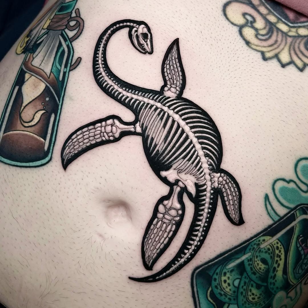 Plesiosaur 🖤 which X-ray dinosaur would you choose? 

Made using @whitfieldstattooco and @killerinktattoo supplies 

#dinosaurtattoo #blackworktattoos #xraytattoo #dinosaurs #plesiosaur