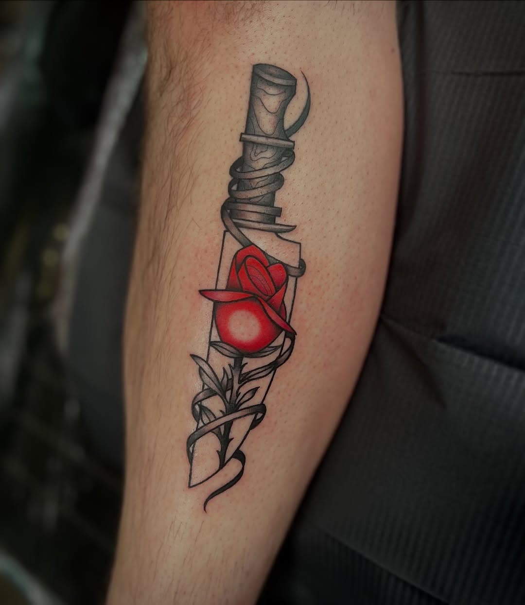 Another one of my flash designs done the other day, with a bit of colour added 🌹

Thank you James! 

•
Proudly sponsored by:
@yayofamilia 
@ezcartridgeuk
•
Using:
@bishoprotary @worldfamousink @Criticaltattoosupply @forgedbymeta @Killerinktattoo @Barbersdts

 #uktattooist #tattooartist #tattoosofinstagram 

#tattoolife#tattoosnob #oldschooltattoo #newtraditional #illistration #ntgallery #tattooworkers #blackwork #boldwillhold #girlswithtattoos #neotraditional #tattoo #neotraditionaltattoo #tattoos #ink #tattooartist #neotradtattoo  #art #tattooart #neotradeu #colortattoo #neotraditionaltattoos #tattooflash #traditional #blackwork #tattoodesign #neotraditionaleurope #drawing #oldschooltattoo #tattooing