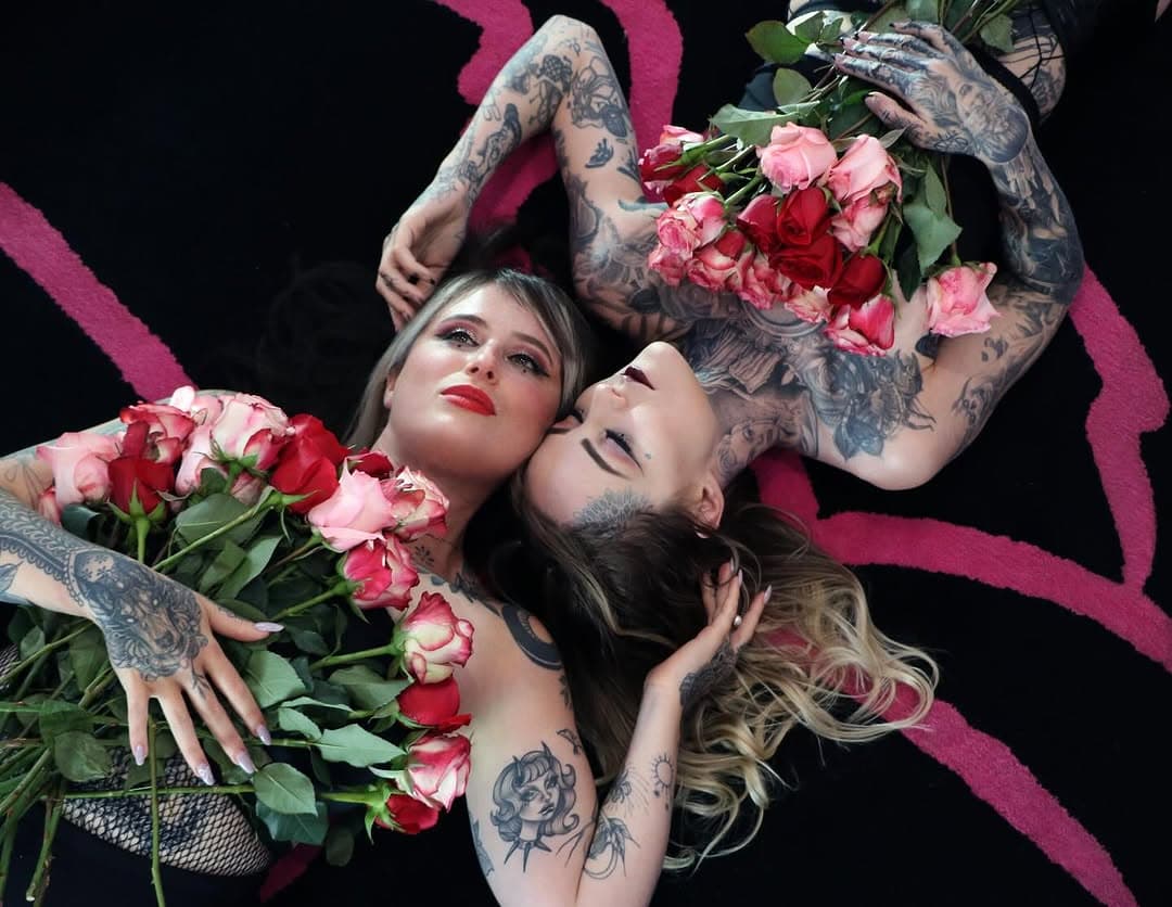 A beautiful picture of @hello_gorgeous_tattooing and @nonsense_ink 
Open books! Link in bio! 
.
.
.
.
.
.
.
.
.
.
.
.
.
#tattoo #tattooartist #tattooshop #tattoostyle #tattooist #inked #inkedgirls #inkedmag #inkedlife #girlswithtattoos #femaletattooartist #losangelestattooartist #losangelestattoo #losangelestattoostudio #petuniatwins #petuniatwinstattoo #petuniatwinsink #americantraditionaltattoo #blackandgreytattoo #bodyart #art #artist #tattoolovers #newpost #tattoomodel