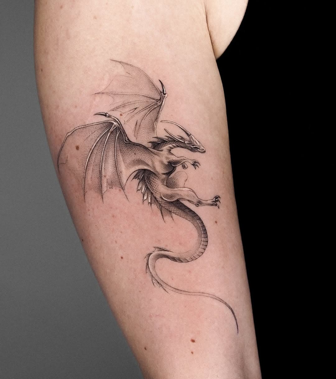 Custom dragon 🐉 
More dragons please!!
.
#dragontattoo #dragon #londontattoo #londontattooartist #finelinetattoo #singleneedletattoo #microrealism #smalltattoo #dotworktattoo