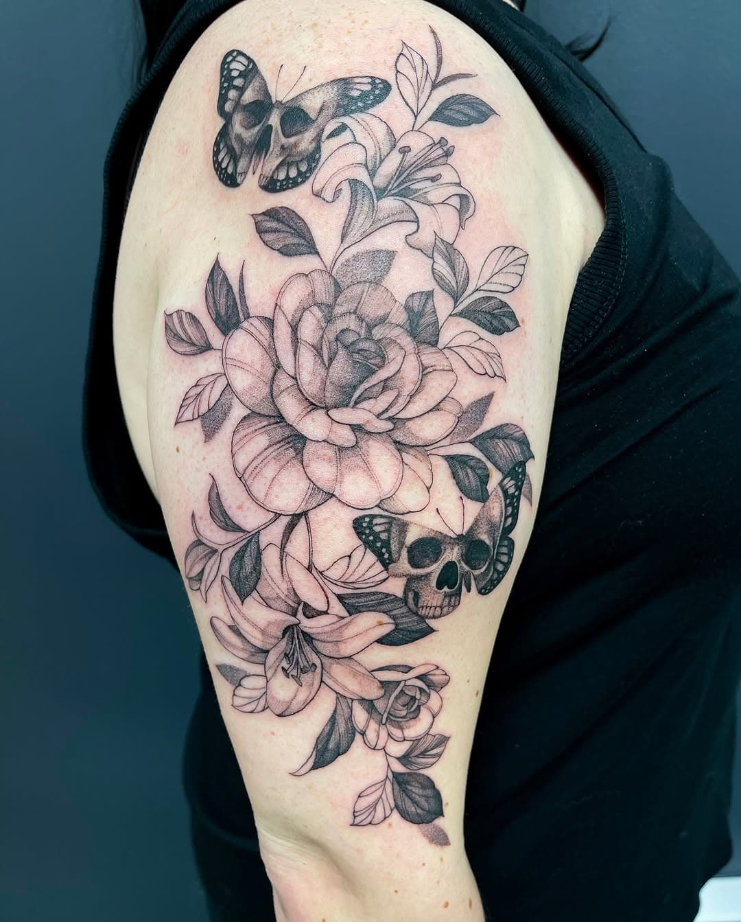 Floral with some skull’erflies 💀 🦋 

💐 

——
	•	#tattoo
	•	#tattoos
	•	#skull
	•	#flowertattoo
	•	#skulltattoo
	•	#winnipeg
	•	#armtattoo
	•	#floraltattoo 
	•	#floral