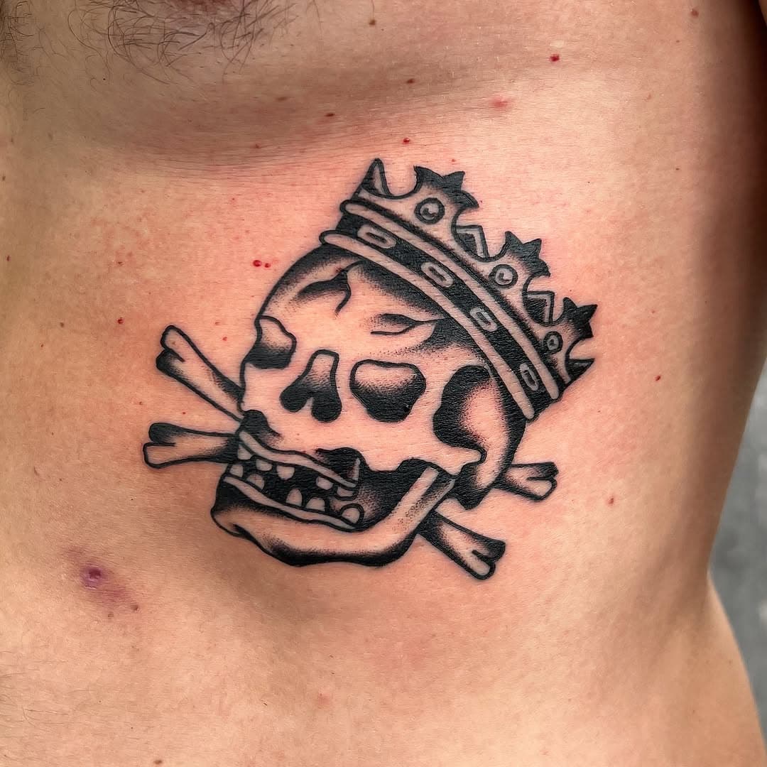 Stoked putting another one on @willhs_i_am 
This custom draw design looking mean as on the torso. Thanks again mate.
Follow the link in my bio to make a booking.

 @Rockofageslennoxhead #traditionaltattoo #austrailiantraditional #realtraditional #blacktoptattooing  #tattoo #rockofageslennoxhead #byronbaytattoo #lennoxheadtattoo #tattoooftheday #oldlines #besttradtattoos #topclasstattooing #tttism #tradworkers #tradworkerssubmission #radtrad #traditionalclub #inkcultr #traditionalartist #americanatattoos #btattooing #drawnwhileyouwait
