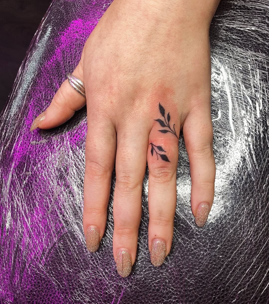 Fingeeeeeeeeeerrrrrr 
Dm for booking and enquiries 
Thanks 

#tattoo #tattoos #tattooed #tattooday #fingertattoo #tattoohand #chestertattooartist #chester #chesteruni #chestercity #art #love