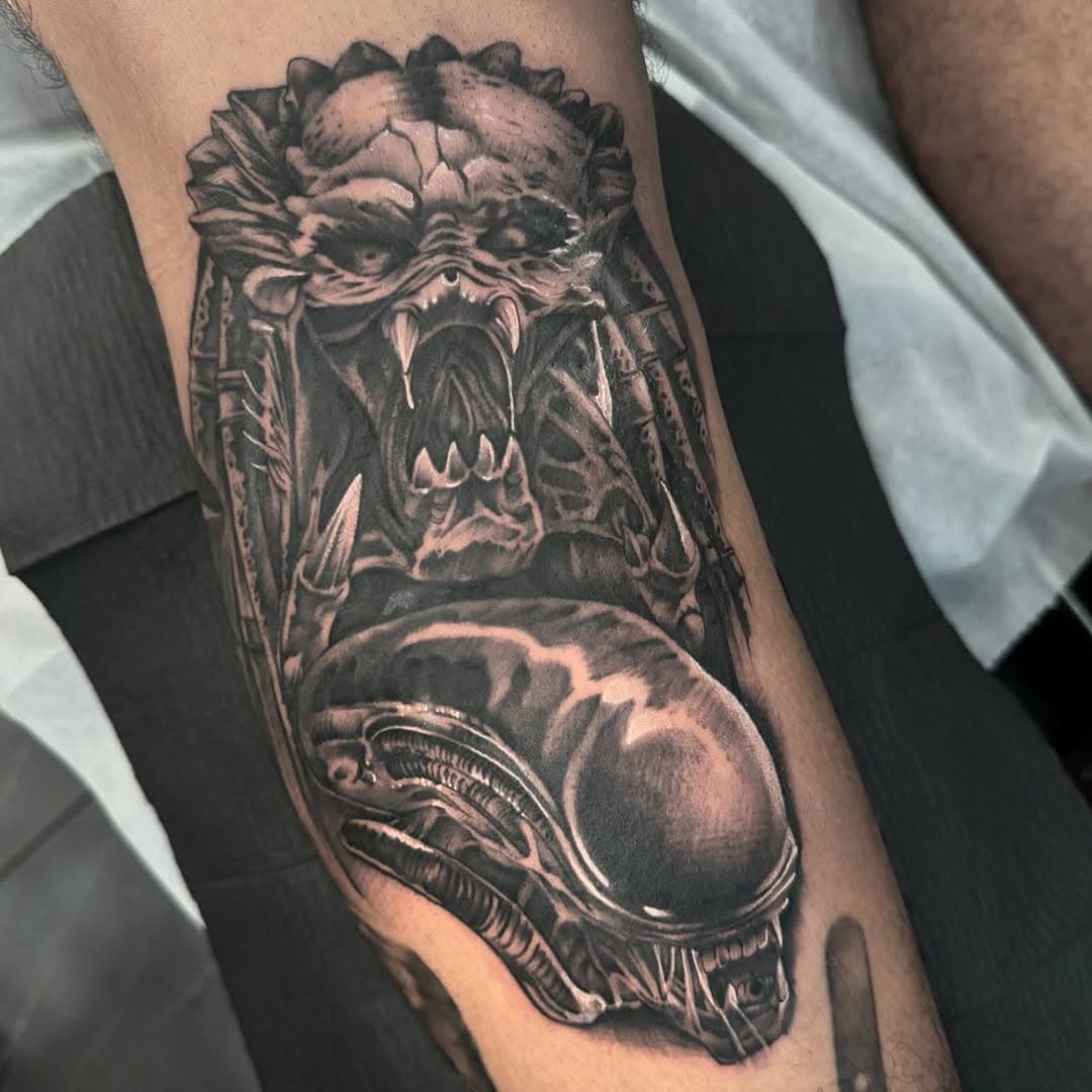 #Alien and #Predator piece on @_santii._  Loving how his horror leg is coming along. 
Link in bio to book an appointment. Message me for info

#blackonyxtattoo #tattoo #tattoos #tattooed #tattooer #tattooart #tattoodesign #tattooing #tattooflash #tattooartist #ink #inked #Jersey  #njtattoo #njtattooartist #newjersey #artislife #art #neotraditional #neotrad #instagood #instalike #likeforlike #like4like #tattoosofinstagram #family #food