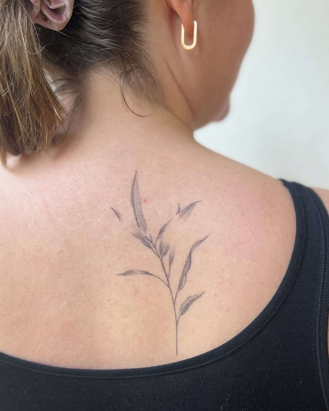 Für Rike 💚
Dieses Tattoo durfte ich Ende Januar machen. Auf dem Foto ist es bereits abgeheilt. Danke, liebe Rike, für dein Vertrauen und dass du auch für deine neuen Tattoos zu mir gekommen bist! 

#natural #naturelove #nature #tattoo #tattoobonn #handpoketattoo #leaftattoo #abstracttattoo #delicatetattoo #finelinetattoo #simplicity #handpoking #tattooköln #handpokeköln #naturetattoo #handpokebonn