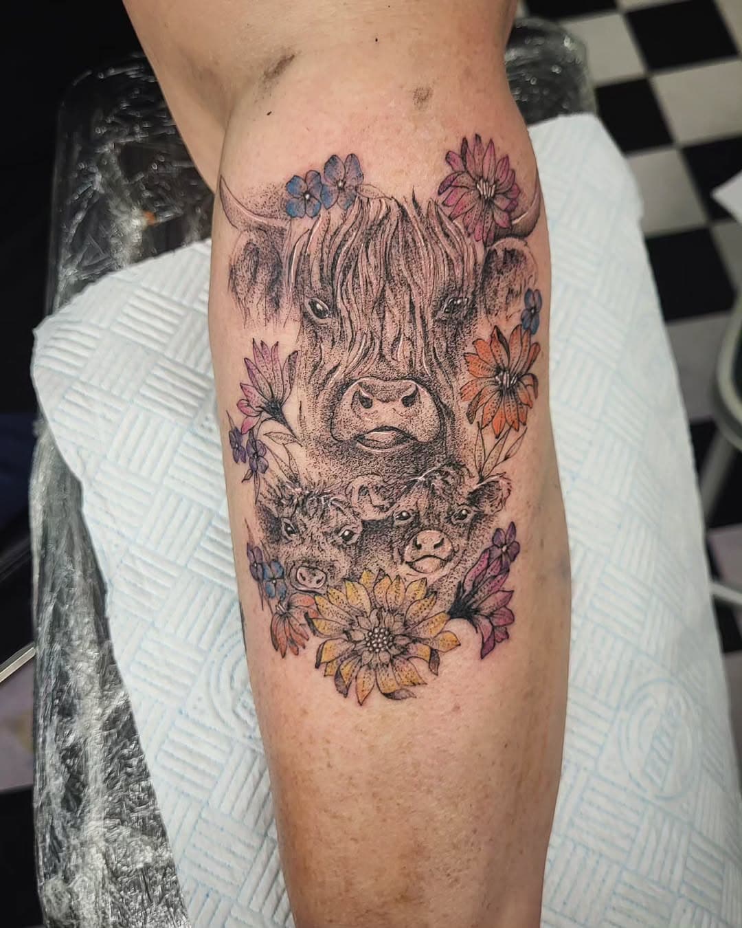 Thank you as always lisa 🐂🥰 #blacktattoo #blacktattooart #blackwork #blackworktattoo #blxckinktattoos #blxckink #blkttt #tttsim #inkstinctsubmission #insta_blackwork #iblackwork #btattooing #uktta #ladytattooers #tattoo #tattooartist #art #neko #equilaterra #ezcartridgecouk #uktattoo #uktta #dotworktattoo #mandala #finelinetattoo#highlandcow