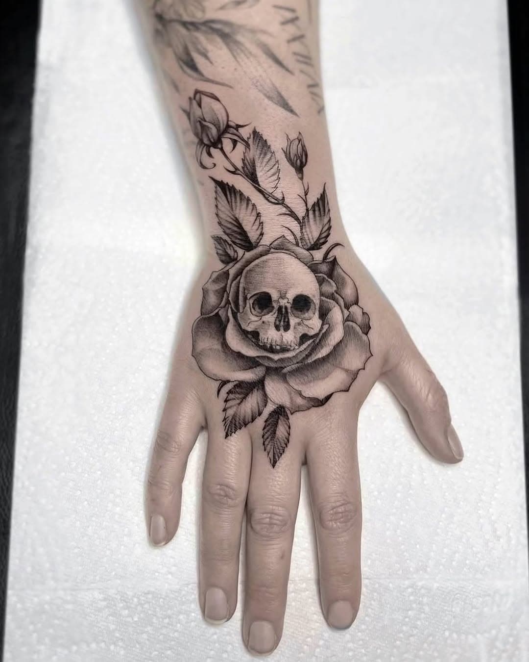 @googoogilly will be working with us from March 20-22, with time available on the 22nd. 

DM @googoogilly to claim the appointment. 

#strangelovela