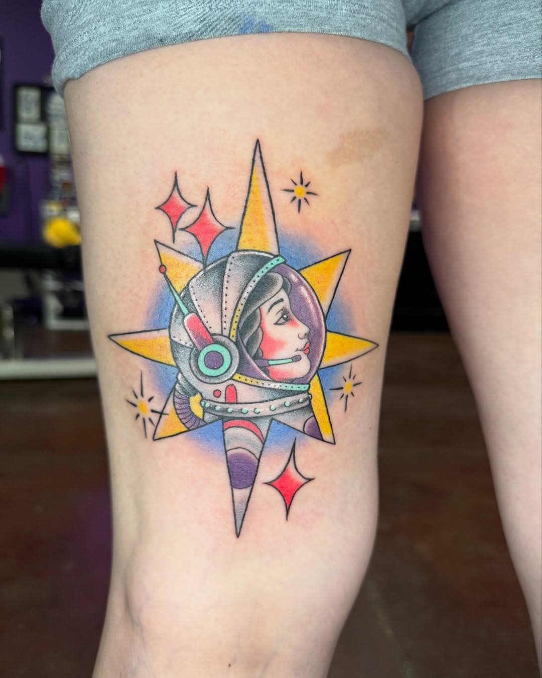 My astronaut lady finally found a forever home! Could not be happier with how she turned out🥹👩‍🚀✨