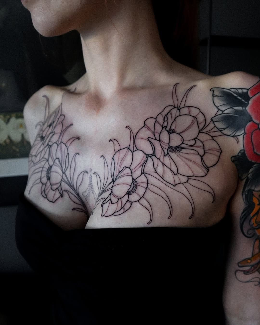 Floral chestpiece in progress for Sarah💪🏻
.
.
.
#chestpiece #floral #flower #neotraditional #women #tattoos #ink #art #love #neotrad