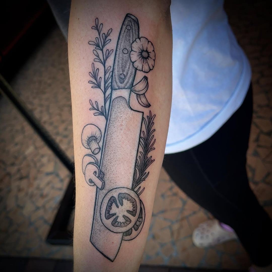 Made this chefs knife and veggie tattoo. My take on their reference using their favorite knife. Thanks for looking. #tattoo #blackandgreytattoo #blackworktattoo #stippletattoo #stippleshading #chefsknife #chefsknifetattoo #cooking #cookingtattoo #knifeandveggies #cheftattooknife #cheftattoo #lightsidetattoo #statesvillenc #nctattooer #nctattooers #statesvilletattooer #statesvilleartist