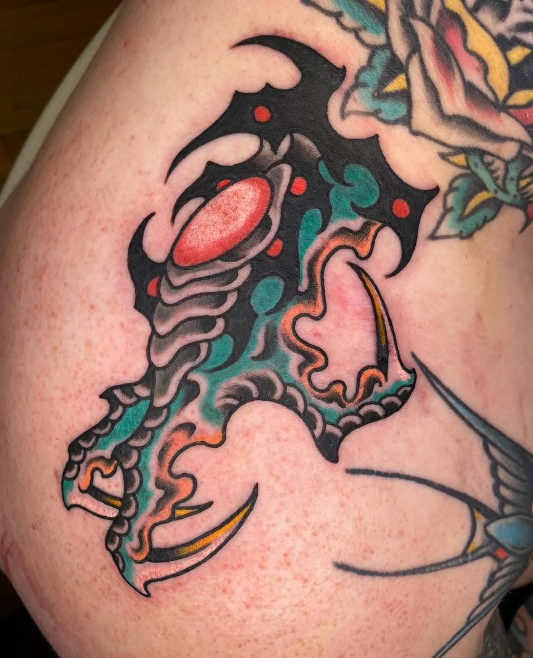 Drawn on dragon claw tribal-bio mash up (say that 3 times fast) by @thugloopy he’s here Friday-Sunday don’t miss out!

#washave #walkinswelcomed