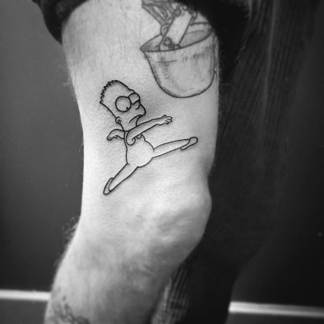 Mega fun little leg fillers on @coleman_signanddesign today! Thanks man #simpsonstattoo #simpsonstattoos #legtattoos #gapfillers #lineworktattoos #outlinetattoos #blackandgreytattoo #weymouthtattoos #tattooistsindorset @osprey_tattoo
