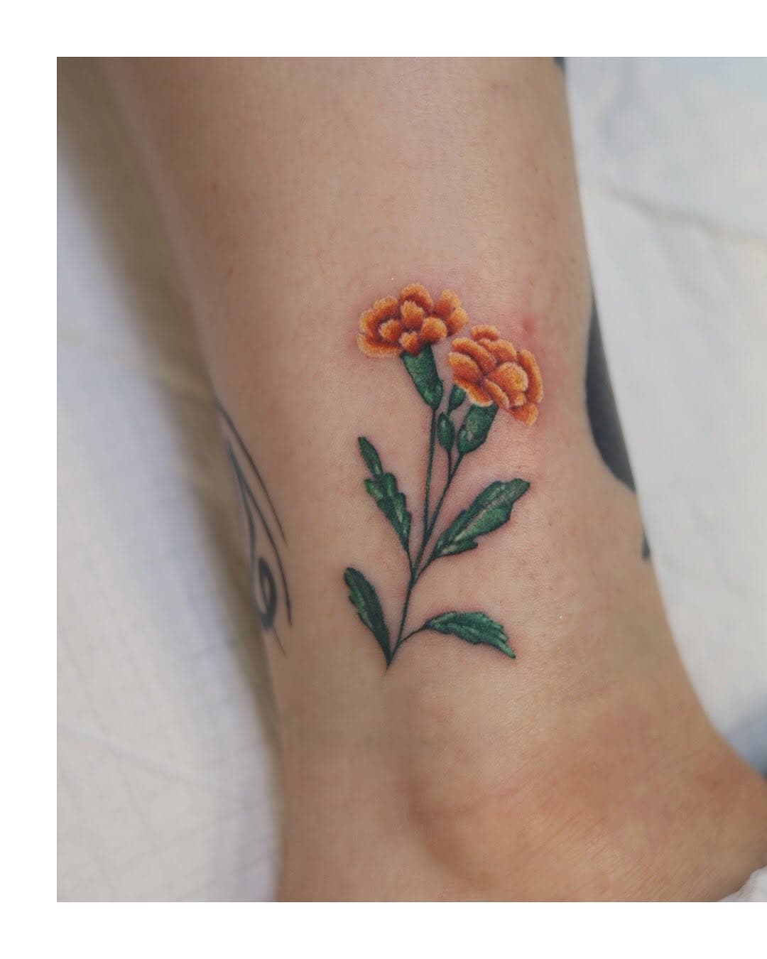 Available for booking now
Click on the link in bio or simply send me a DM for any further question 

I finally got an updated collection to post of the mini colored flowers that I’ve been super excited doing, hopefully more to come.

By yours truly @tattoo.faisal 
Done @enkitattoogallery 

———
#michigantattooers #michigantattooartist #tattooshop #tattooartist #tattooart #inked #drawing #tattooing #microrealism #microtattoo #colortattoo #sleevetattoos #smalltattoo #detroittattooartist #detroittattoos #floraltattoos #tattooflash #flowertattoo #minimaltattoo